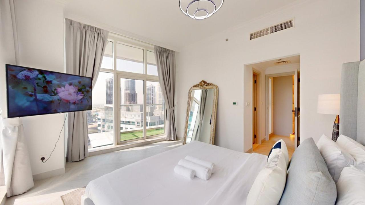 Marinascape Oceanic - Luxurious Two Bedroom Apartment