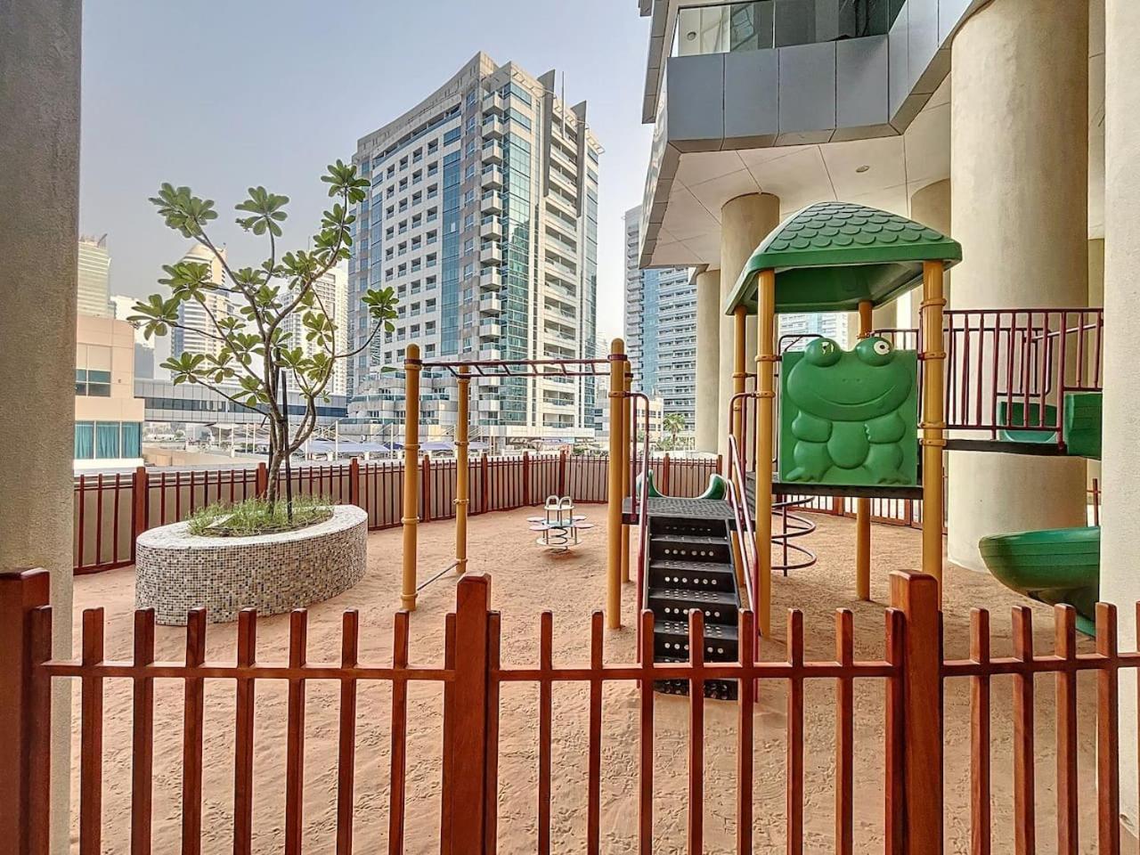 Apartment Marinascape Oceanic - Luxurious Two Bedroom *